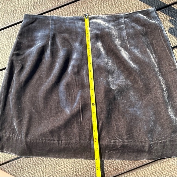 J. Crew Shimmer Grey/Silver Velvety Feel Gathered Mini Skirt Size 14 - Picture 5 of 8
